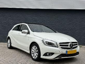 Avarii autoturisme Mercedes A-klasse A200 AUTOMAAT/PANO 2012/10