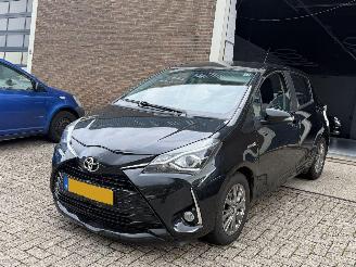 Unfallwagen Toyota Yaris Hybrid Design AUTOMAAT 2017/11