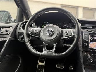 Volkswagen Golf GTE PANO/DSG picture 13