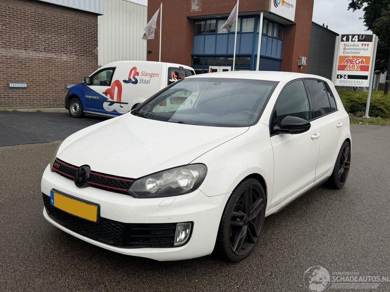 Volkswagen Golf 2.0 GTI DSG