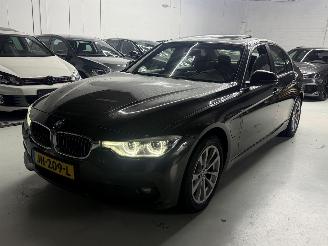 Damaged car BMW 3-serie 330e automaat/panoramadak/led 2016/3