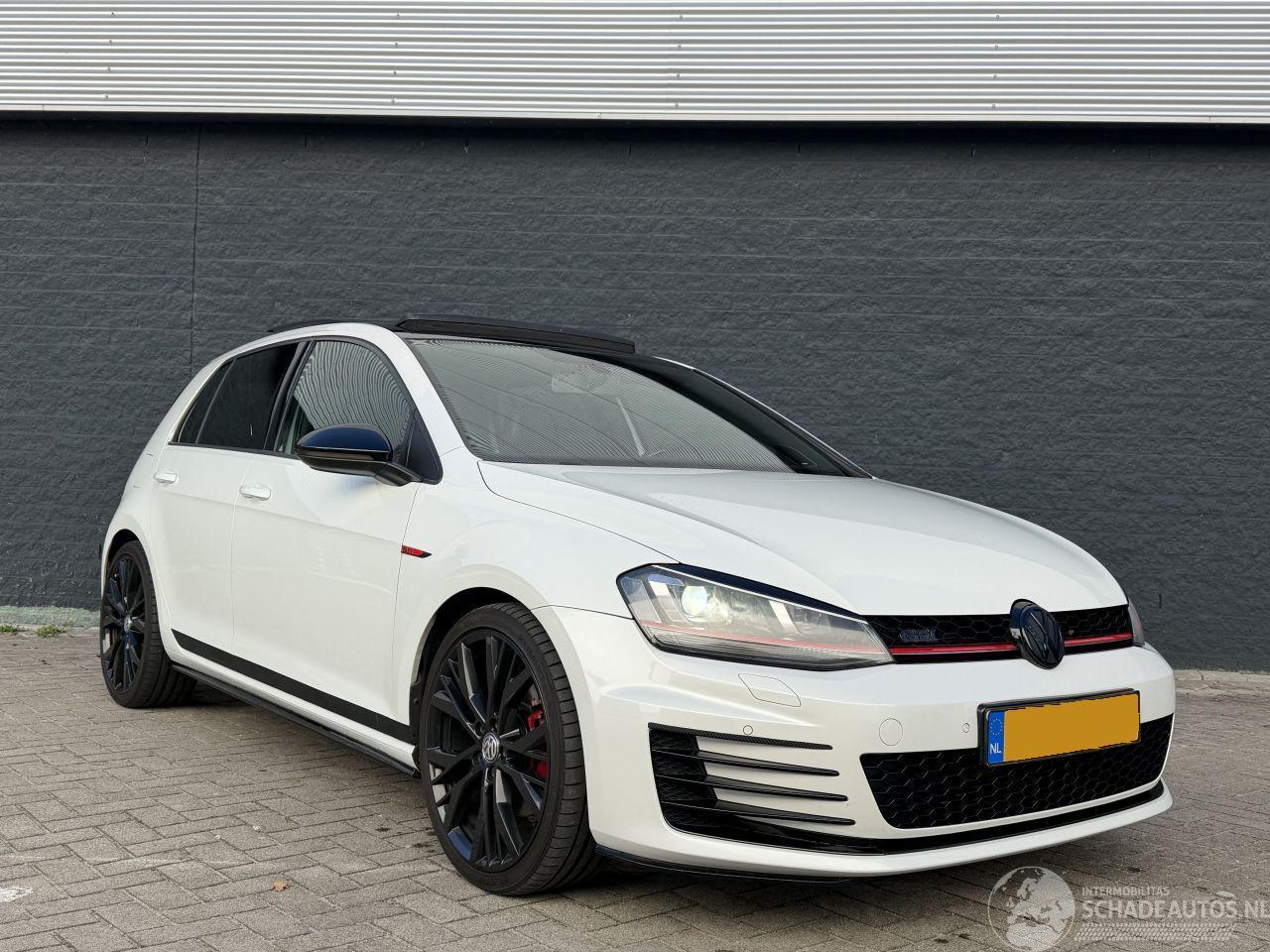 Volkswagen Golf 2.0TSI GTI PANO/DSG/MILTEK