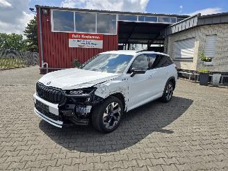 krockskadad bil auto Skoda Kodiaq iv Sportline 2025/8