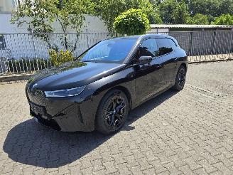 Schadeauto BMW iX M60 PANORAMA SOFT-CLOSE 2023/8