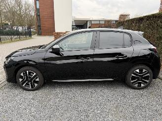 Peugeot 208 Allure picture 6