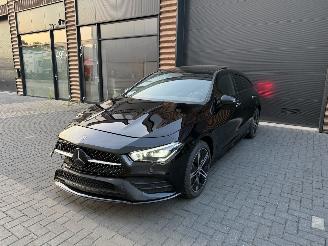krockskadad bil auto Mercedes Cla-klasse Shooting Brake 250e AMG-Line Full Option 2023/5