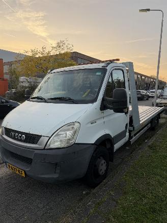 Damaged car Iveco Daily 50C14 Oprijwagen 2010/10
