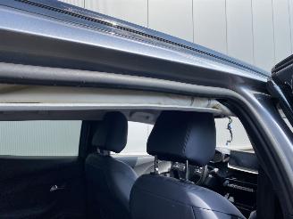 Peugeot 2008 Allure Camera, Navi, Apple carplay, Clima picture 30