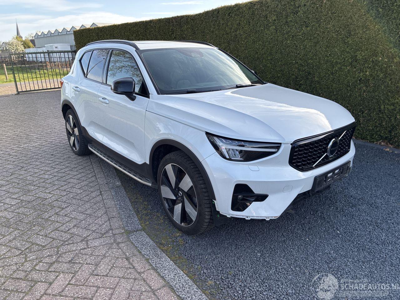 Volvo XC40 ultimate Dark recharge pano dak T5 R-design LCI