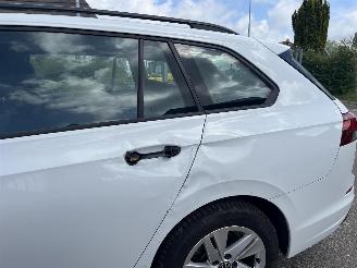 Volkswagen Golf 8 Variant 1.0 eTSI Automaat picture 17