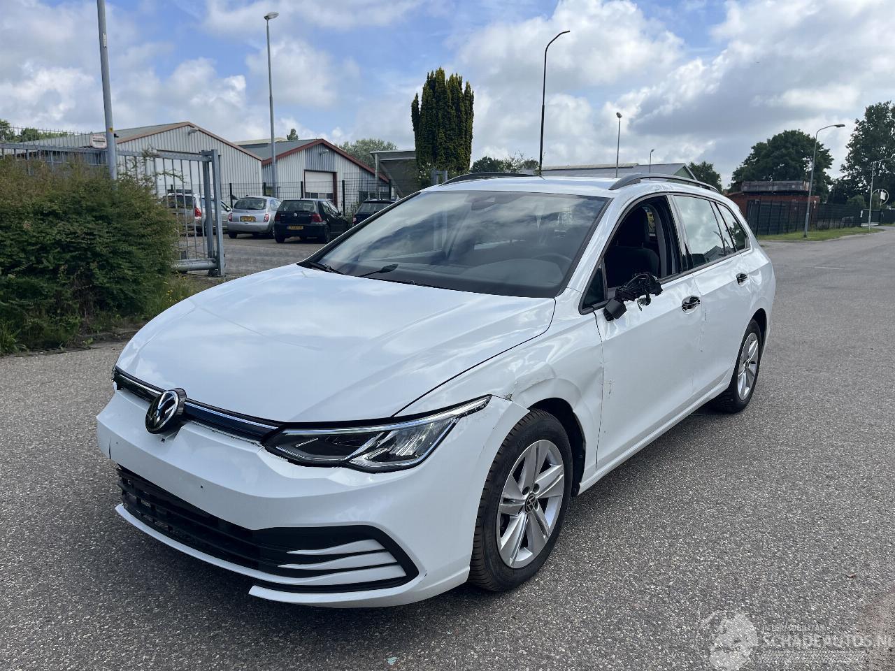 Volkswagen Golf 8 Variant 1.0 eTSI Automaat