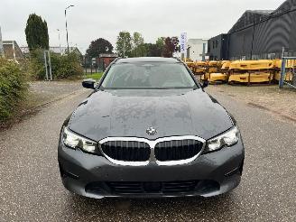BMW 3-serie Touring 330e picture 2