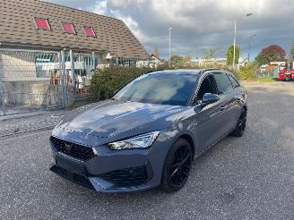 Vaurioauto  passenger cars Cupra Leon Sportstourer 1.4 e-Hybrid VZ 245 pk 2024/6