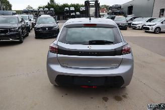Peugeot 208 1.2 BENZ picture 5