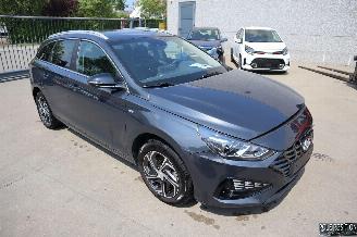 krockskadad bil auto Hyundai I-30 1.0 HYBRIDE 2024/3