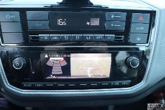 Volkswagen Up! 1.0 BENZ picture 17