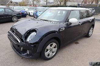skadebil auto Mini Clubman 1.5 D 2022/2