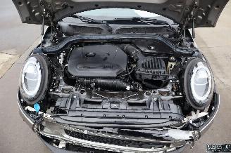 Mini Cooper 1.5 BENZ picture 19