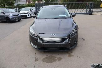 Unfallwagen Ford Focus 1.0 BENZ 2015/2