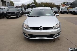 krockskadad bil auto Volkswagen Golf 1.2 BENZ 2014/9