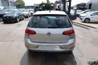 Volkswagen Golf 1.0 BENZ picture 5