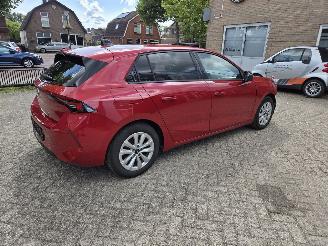 Opel Astra 1.2 5 DRS  ZEER MOOIE AUTO  LICHTE PLAATSCHADE  BUMPER+RV SCHERM+KOPLAMP picture 4