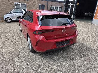 Opel Astra 1.2 5 DRS  ZEER MOOIE AUTO  LICHTE PLAATSCHADE  BUMPER+RV SCHERM+KOPLAMP picture 3