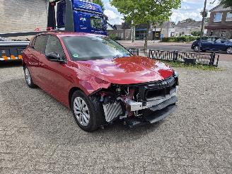Opel Astra 1.2 5 DRS  ZEER MOOIE AUTO  LICHTE PLAATSCHADE  BUMPER+RV SCHERM+KOPLAMP picture 6