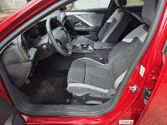 Opel Astra 1.2 5 DRS  ZEER MOOIE AUTO  LICHTE PLAATSCHADE  BUMPER+RV SCHERM+KOPLAMP picture 13