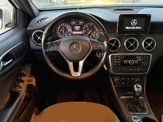 Mercedes A-klasse 180cdi  NAP LED XENON picture 11