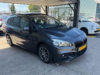 BMW 2-serie 220i M PAKKET PANO XENON 7 PERSOONS picture 4