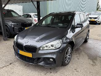 krockskadad bil auto BMW 2-serie 220i M PERFORMANCE PANO XENON 7 PERSOONS 2016/11