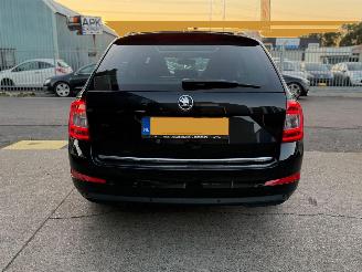 Skoda Octavia 1.6TDI Greentech Pano DSG picture 6