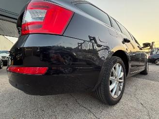 Skoda Octavia 1.6TDI Greentech Pano DSG picture 11