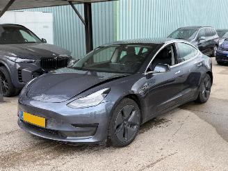 uszkodzony samochody osobowe Tesla Model 3 Longe Range AWD 75KWH NAP 2019/12