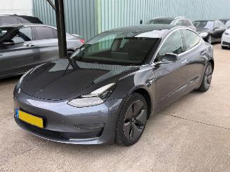 uszkodzony samochody osobowe Tesla Model 3 longe Range AWD  NAP 2019/7