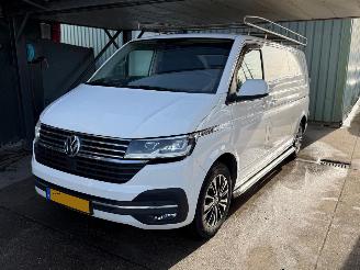 Schadeauto Volkswagen Transporter 2.0 TDI L2H3 28 BULLI DSG XENON LED VIRTUAL DASH CAMERA 2020/1