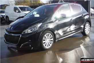 skadebil auto Peugeot 208 1.2I PURETECH STYLE 2016/8