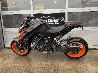 KTM 1290 Super Duke R Carbon Austin uitlaat picture 13
