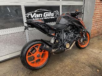 KTM 1290 Super Duke R Carbon picture 2