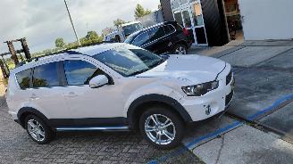 Coche accidentado Mitsubishi Outlander 2.0 i 147pk automaat 2010/10