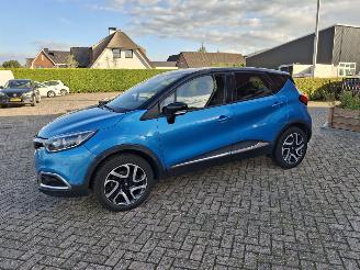 Schadeauto Renault Captur 1.2 tce  120 pk automaat navi clima 2016/4