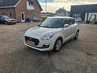 Damaged car Suzuki Swift 1.2i  90pk navi airco 2019/5
