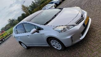krockskadad bil auto Toyota Prius Plus 1.8 hybrid  navi airco 2013/2