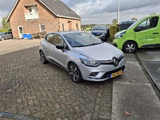 skadebil auto Renault Clio 1.5 dci   90pk  navi clima 2017/11