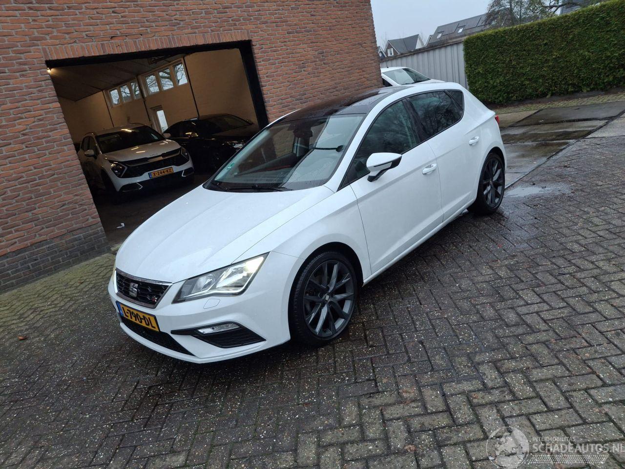 Seat Leon 1.5 tsi  fr   pano  131pk  clima