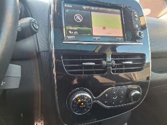 Renault Clio 1.2i gt line  automaat  88kw  pano navi picture 9