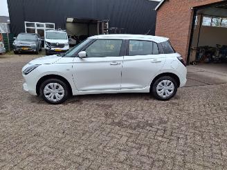 Schadeauto Suzuki Swift 1.2 hybrid   navi  clima 2025/5