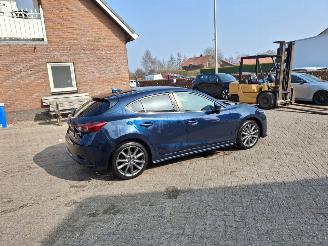 Damaged car Mazda 3 2.0i  120pk gtm  clima navi 2017/4