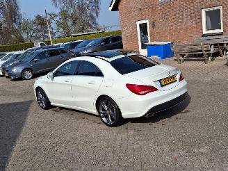 Vaurioauto  passenger cars Mercedes Cla-klasse 180  1.6i  122pk pano navi  clima 2014/9